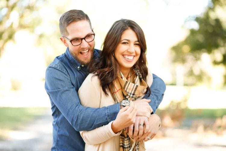 Kebiasaan Sepele Bagi Kamu, Tapi 10 Hal Ini Ternyata Diam Diam Bikin Cowok Baper Sepanjang Hari