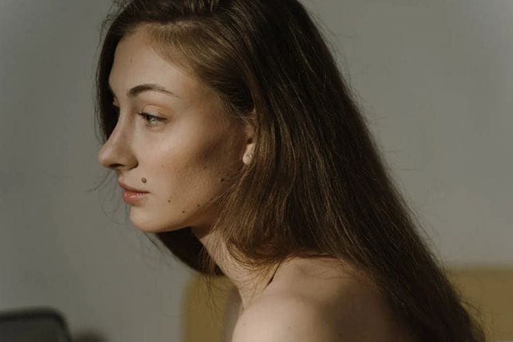 Punya Tahi Lalat di Tempat Ini Siap-Siap Dikejar Kesuksesan dan Rezeki Besar, Anda Termasuk?