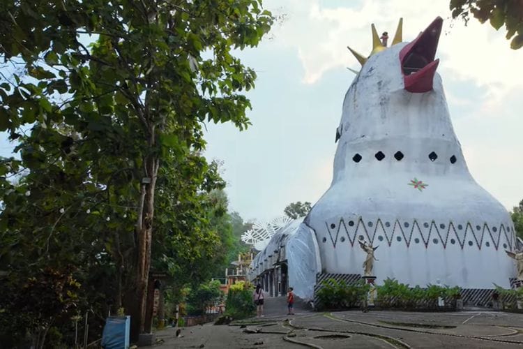 Sejam dari Yogyakarta, Ada Gereja Paling Unik di Jawa Tengah Loh: Arsitekturnya Berbentuk Ayam!