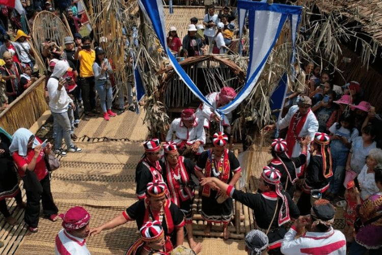 Bikin Iri Malaysia, Tradisi Unik di Kalimantan Barat Ini Banjir Wisatawan Asing