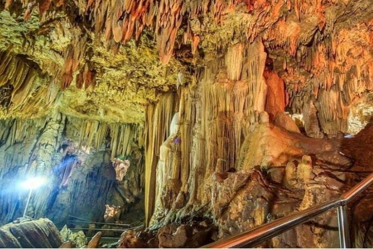 Bernuansa Vibranium Black Panther, Goa Eksotis di Pacitan Vibesnya bak Wakanda di Dunia Nyata