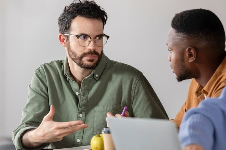 Jujur dan Apa Adanya, Ini Dia 10 Pesona Orang yang Tak Suka Basa Basi, Awas Kepincut!