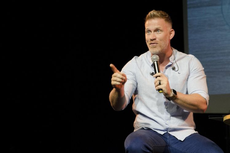 Alasan Introvert Jago Public Speaking, Hanya si Penyendiri yang Punya Keahlian Memesona Ini