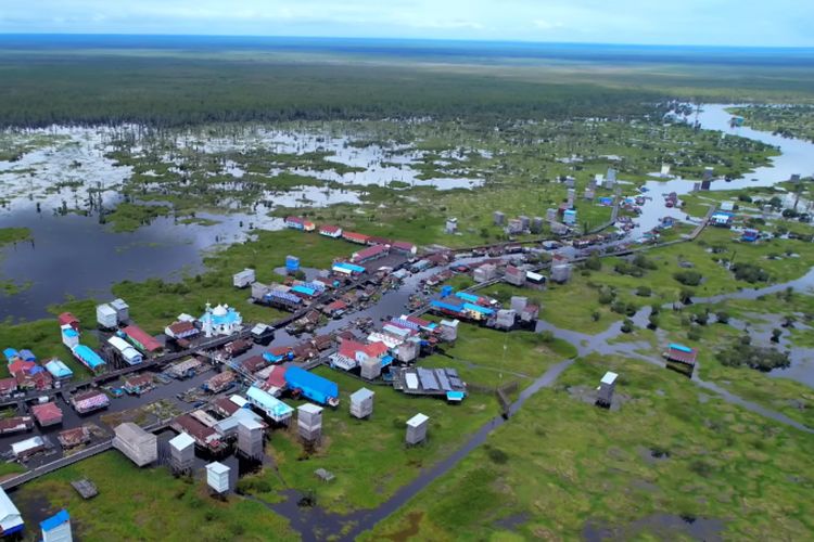 Dihuni 180 KK, Desa Tanpa Daratan di Pedalaman Hutan Kalimantan Timur Ini Buat Warganya Sholat Mengapung