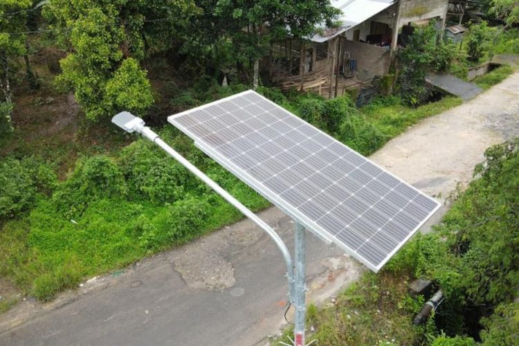 Jember Kini Berhias 850 Unit Lampu Jalan Tenaga Surya, Ambisi Kota Ramah Lingkungan Bukan Alasan Utama?