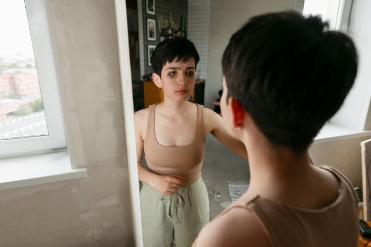 Insecure hingga Merasa Dirimu Jelek, Bisa Jadi 5 Pengalaman Traumatis Ini Pernah Kamu Lewati