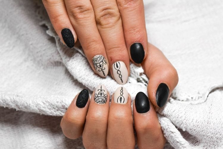 Fakta di Balik Wanita yang Suka Cat Kuku, Kepribadian Introvert Biasanya Pilih Warna Tertentu