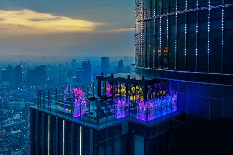 Nangkring di Ketinggian 285 Meter, Restoran di Jakarta Ini Jadi yang Tertinggi di Indonesia, Menunya Unik!