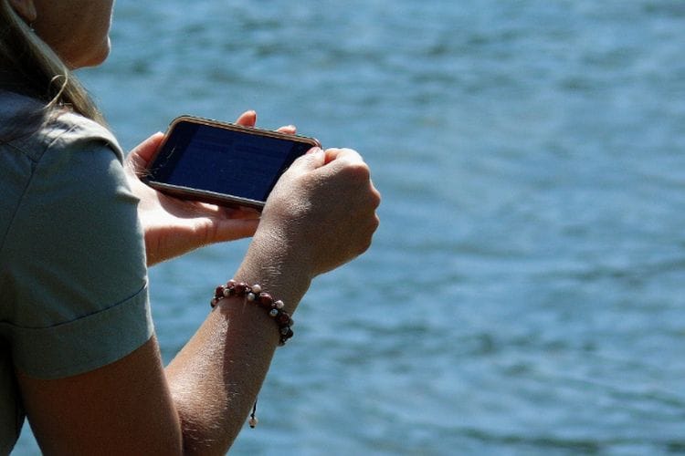 Perlu Disadari! Pola Menggunakan HP Sehari-Hari Dapat Menentukan Kepribadian Kamu