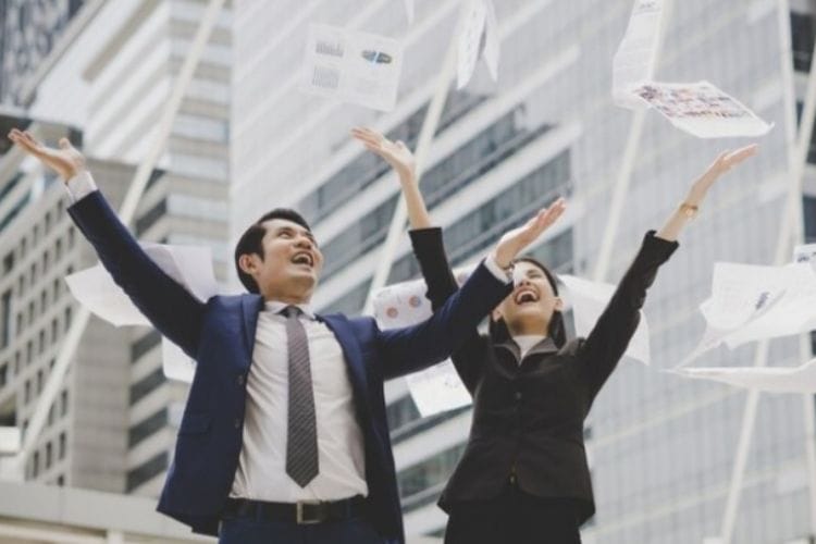 Karir Sukses Melebihi Keinginan, Shio Ular Bakal Ketiban Rezeki di 2024 Jika Lakukan Hal Ini