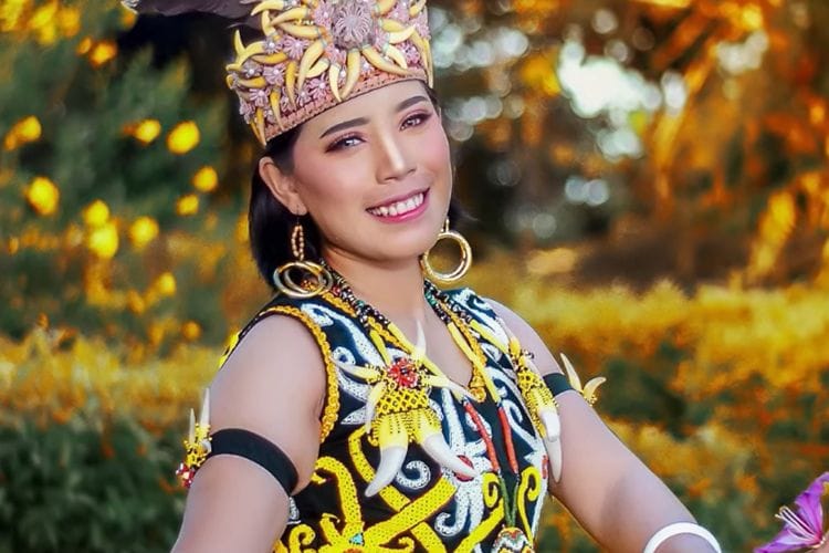 6 Suku Penghasil Wanita Sangat Cantik di Indonesia, Nomor 1 Ternyata Bukan Suku Sunda