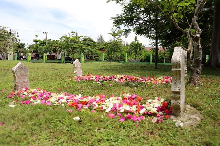 Makam Tersembunyi Orang Paling Kaya Indonesia Ternyata Berada di Pelosok Pedesaaan Kediri