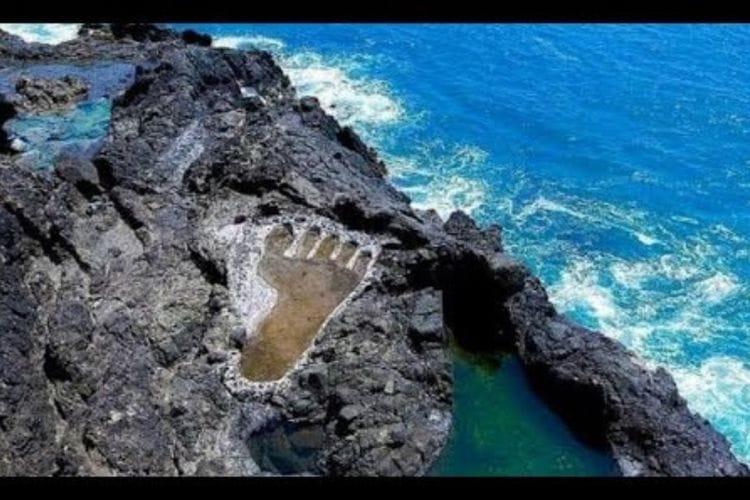 Jejak Telapak Kaki Raksasa di Tapaktuan, Mitosnya Berkaitan Dengan Sepasang Naga dan Pertapa