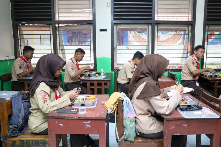 Kolaborasi Kemensos dan Badan Gizi Nasional Sukseskan Program Makan Bergizi Gratis di Indonesia