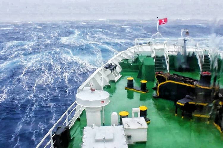 Gelombang Laut Capai 25 Meter! Selat Mematikan Dekat Amerika Selatan Ini Lahap 800 Kapal hingga 20 Ribu Nyawa