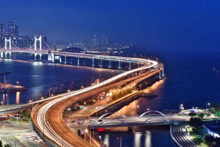 Menilik Pembangunan Jembatan Terpanjang di Dunia yang Jadi Proyek Ambisius China