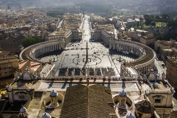 Negara Ini Ukurannya Lebih Kecil dari Yogyakarta, Tapi Jadi Tempat Paling Sakral di Dunia