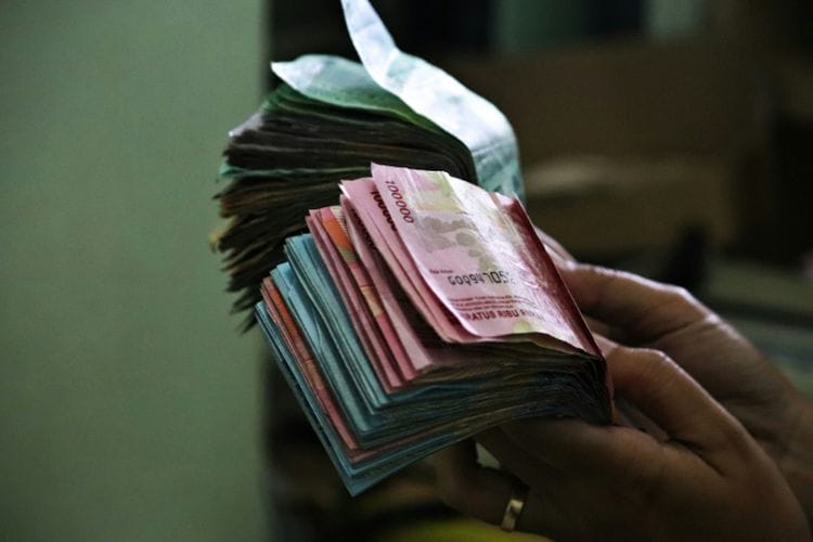 Besaran UMP Digadang Naik 8-10 Persen, Berapa Upah Minimum Jawa Timur Tahun Depan?