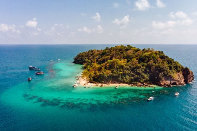 Terletak 157 Km dari Sumatera, Pulau Terpencil di Bengkulu Ini Punya Cerita Unik dan Tradisi yang Khas