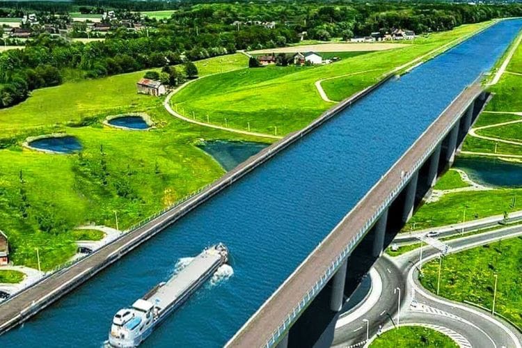 Biaya Tembus Rp6,1 Kuadriliun! Jalan Layang dengan Lift Ajaib di China Ini Bisa Bikin Kapal Melayang