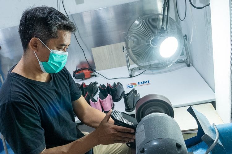 BRI Berikan Beasiswa dan Bantuan Sarana untuk Penyandang Disabilitas di YPAC Jakarta