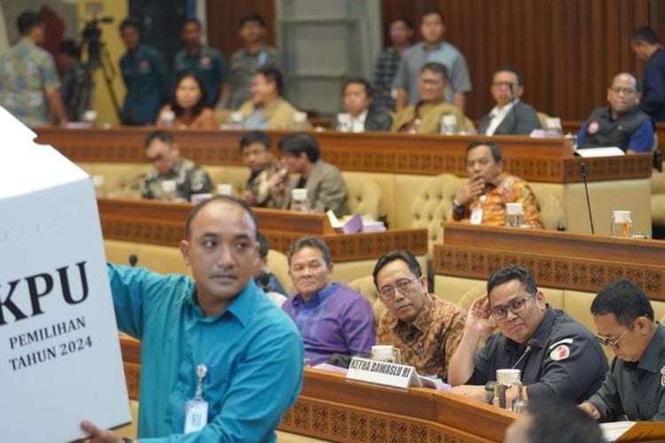 Usulan Status KPU-Bawaslu Diubah Jadi Lembaga Ad Hoc, Ini Tanggapan Komisi 2 DPR RI