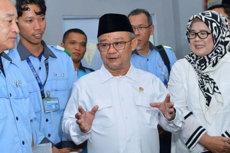 SELAMAT YA! Guru Honorer Dipastikan Terima Tunjangan Rp2 Juta, Mendikdasmen Jelaskan Detailnya