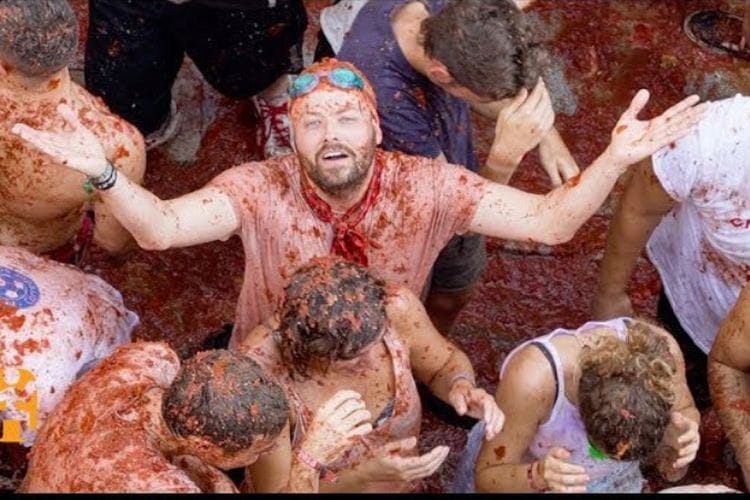 150.000 Tomat Ludes! Begini Uniknya Festival Perang La Tomatina di Spanyol