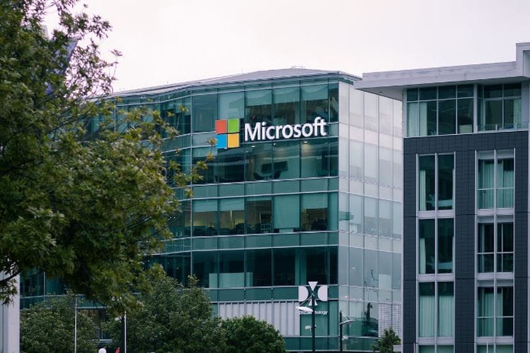 Investasi Senilai Rp39,1 Triliun, Microsoft Bangun Pusat Data di Spanyol: Mampu Buka 2.100 Lapangan Kerja