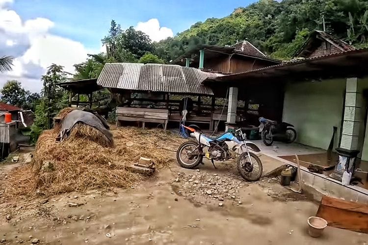 Ciptakan Komunitas Trabasan? Kampung Popok di Jawa Tengah Ini Hampir Setiap Warganya Punya Motor Trail