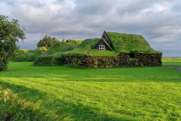 Luar Biasa Unik! Penduduk Kampung Terpencil di Majalengka, Jawa Barat Fasih 8 Bahasa Tanpa Kursus