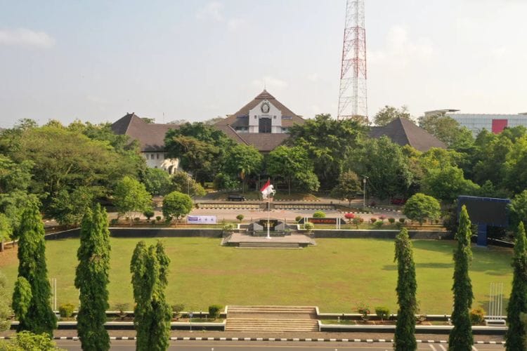 5 Fakta Menarik Kampus UNDIP Semarang, Salah Satunya ‘Dipyo’ si Pencegah Kaki Keram Andalan Mahasiswa