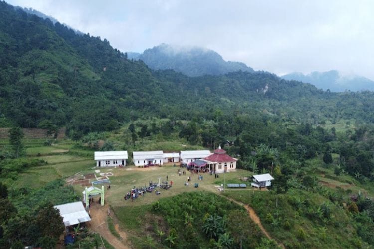 Berlokasi di Pucuk Gunung, Pesantren Unik di Bogor Ini Bikin Santrinya bak Belajar di Atas Awan