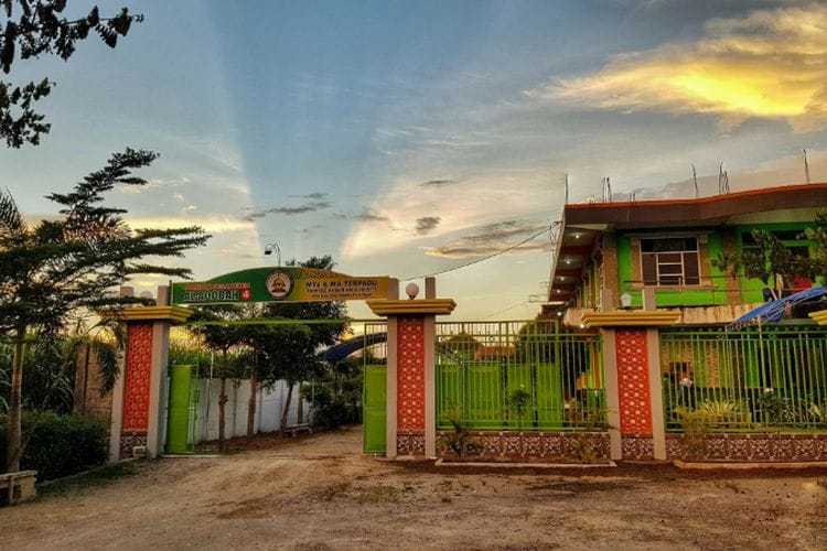 Keren! Pondok Pesantren di Jombang Ini Ajarkan Kitab Kuning Gunakan Bahasa Inggris