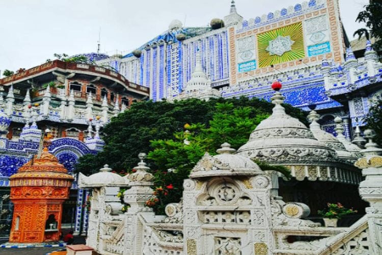 Termegah se-Jawa Timur, Pesantren Berlapis Emas di Malang Ini Punya Kisah Mirip Legenda Roro Jonggrang