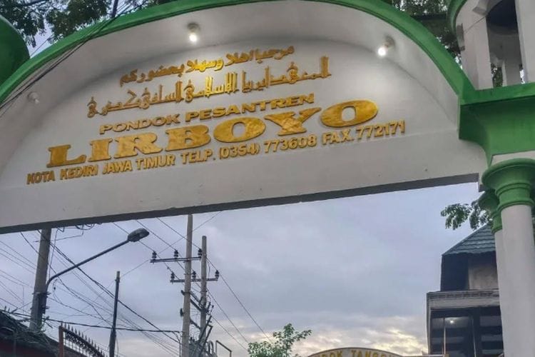 Ribuan Santri di Kediri Dibuat Bingung, Misteri Bangunan Berumur 100 Tahun di Pesantren Lirboyo Masih Jadi Sorotan
