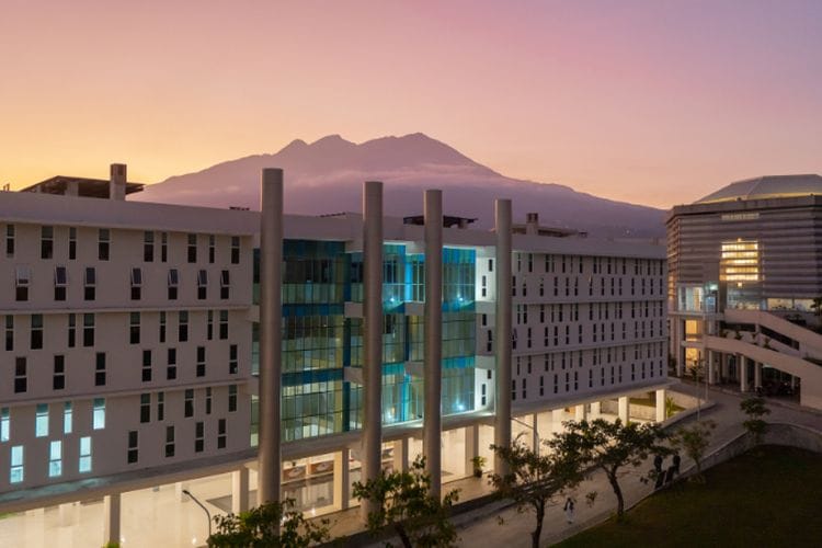 Sekolah Mewah Bak Hotel Berbintang Ini Terletak di Lereng Gunung Lawu, Segini Biaya Pendidikannya