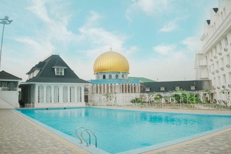 Mirip Istana Kerajaan Inggris, Pesantren Elit di Jawa Barat Ini Fasilitasnya bak Hotel, Santri Auto Betah Mondok!