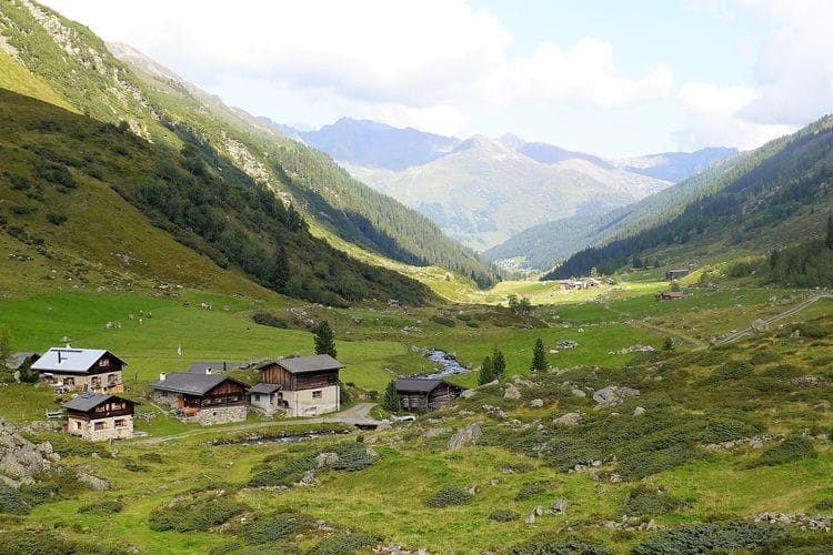 15,7 KM dari Pusat Majalengka, Desa Unik di Jawa Barat Ini Matahari Paginya Selalu Kesiangan: Morning Person Apa Kabar?