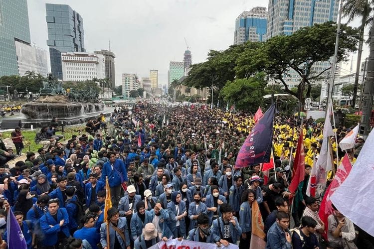 Gelar Aksi Demo Terkait Efisiensi Anggaran, Mahasiswa Indonesia Minta Prabowo Kabulkan 13 Permintaan Ini