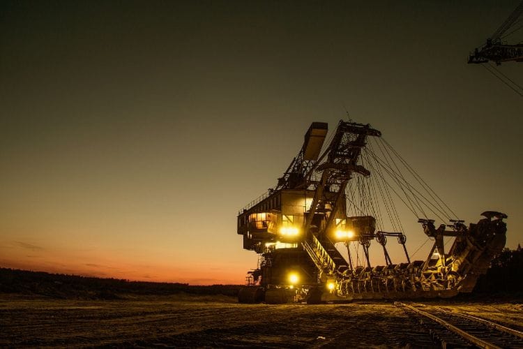 Pengin Kerja di Perusahaan Pertambangan? Kuliah di 5 Jurusan Teknik Ini Aja!