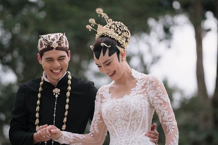Luna Maya Menikah, Netizen Panik! Tahta ‘Ketua Enggak Nikah-nikah’ Bakal Berpindah ke Artis Cantik Ini