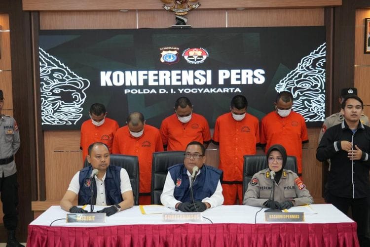 Rugikan Bandar! 5 Pejudi Online di Bantul yang Akali Sistem Ditangkap Polisi