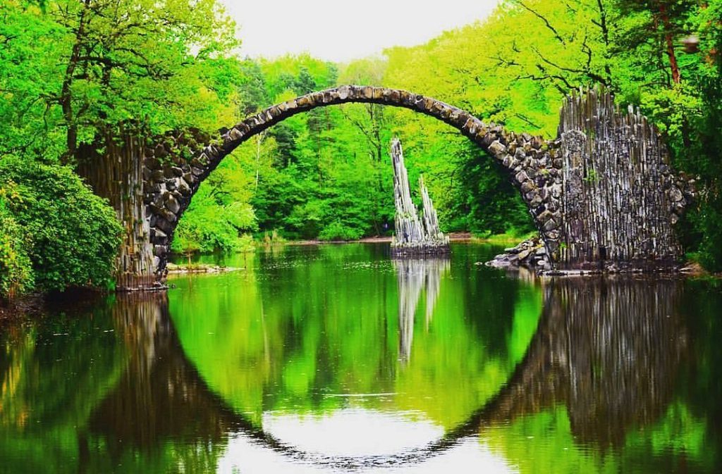 Rakotzbrucke 'Devil's Bridge', Jerman